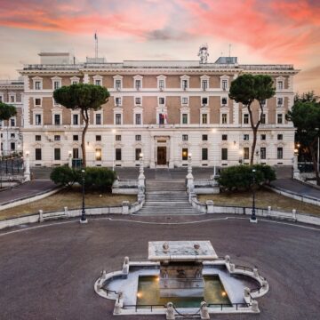 viminale La Prefettura, su delega del Ministero dell’Interno, ha inviato la Commissione d’Accesso al Comune di Torre Annunziata. Si verifica eventuali infilntrazioni mafiose e illegaltà