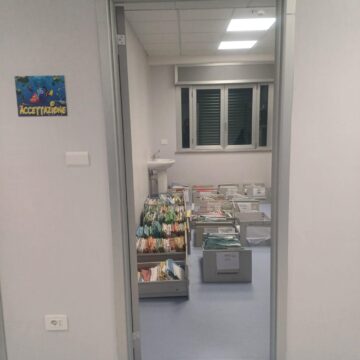 Napoli.  Nucleo di Neuropsichiatria Infantile 32 di Ponticelli nel caos: bambini ‘sballottati’ in tutta la città per le visite del rinnovo del piano terapeutico, mancata sostituzione della neuropsichiatra scomparsa a settembre. Archivio in tilt