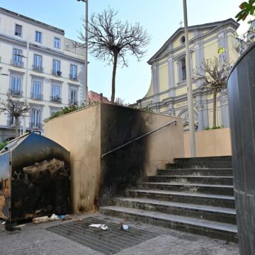 decoro santa Napoli. Ripristinato il decoro in Piazza Santa Maria degli Angeli dopo l’incendio