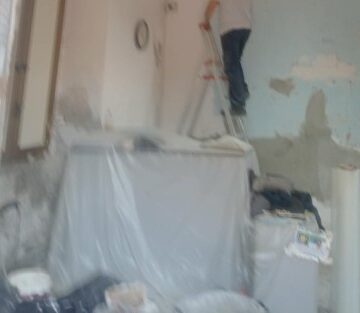 lavori ufficio consorzio Eseguiti lavori di ristrutturazione negli uffici del cimitero consortile di Massa di Somma durante il ricevimento degli utenti. Un anziano: “Indecoroso!”