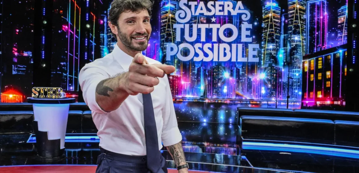 Torna “Stasera tutto è possibile”,  su Rai 2 dalle 21.20.  Il comedy show con Stefano De Martino. Ospiti Peppe Iodice, Giovanni Esposito e  Francesco Paolantoni